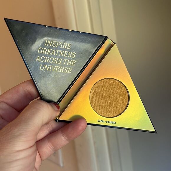 Urban Decay x Marvel Afterglow Highlighter Cuneirune & UNI-Mine - Picture 3 of 7